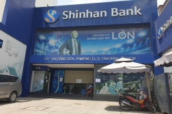 KHẨN: Những người từng đến ngân hàng Shinhan Tân Bình cần liên hệ ngay cơ quan y tế gần nhất